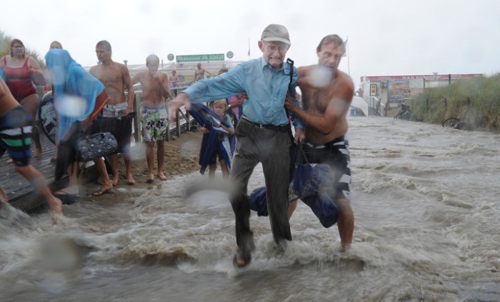 Martin Mooij: Plotseling noodweer in Egmond aan Zee, 2012
