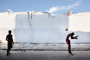 © Frederik Buyckx: Jesus, Make-Up & Football, 2013