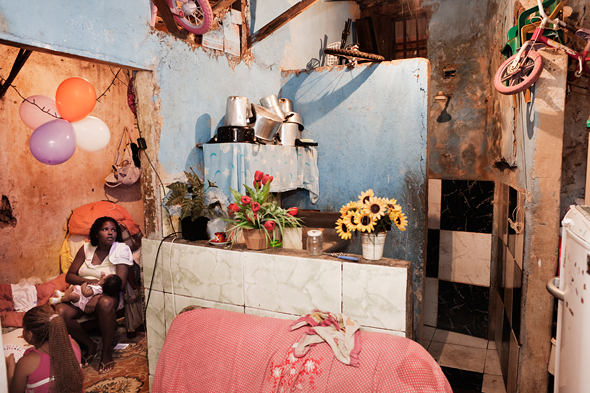 © Frederik Buyckx: Jesus, Make-Up & Football, 2013