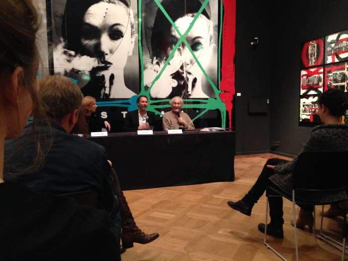 Persconferentie in Foam, met v.l.n.r. aan tafel: Marloes Krijnen, Marcel Feil, William Klein