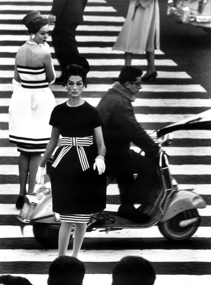 William Klein, Piazza di Spagna, Rome, 1960. Copyright William Klein