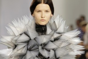 © foto Peter Stigter IRIS VAN HERPEN HAUTE COUTURE Paris fall 2012