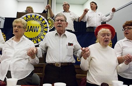 White Shirt Day bij UAW Local 651 in Flint Foto © Ryan Garza | The Flint Journal