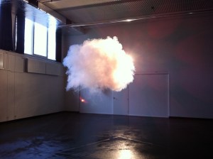 Wolk van Berndnaut Smilde bij Platform57, Den Haag, 17 december 2012