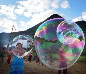 © Zia Zeff, uit de serie One with Pachamama, a Rainbow Gathering Journey, Brazilië, 2012