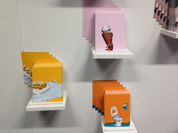 Universal guide to everything van Olya Oleinic in het Nederlands Fotomuseum, Rotterdam