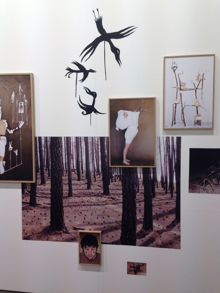 Detail van de installatie van Augustin Rebetez bij Nicola von Senger, Unseen 2014