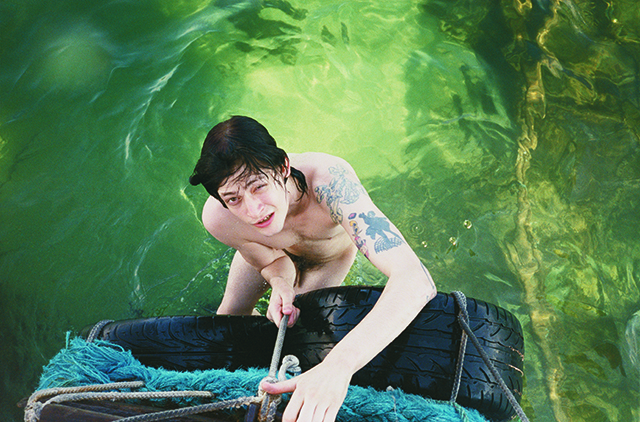 Ryan McGinley, Jake (Cannes), 2005. Collectie agnès b. Courtesy: Ryan McGinley/ Team Gallery, New York